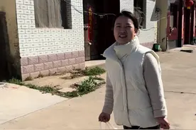 周末赶回来给弟弟做一顿爱心午餐，小弟当家做主好样的，一人在家买菜做饭洗衣服#农村生活视频封面