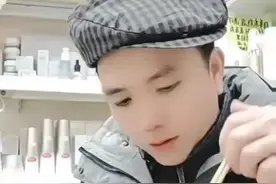 #表妹与表哥 #以前两小无猜一起睡#现在已经长大成熟拥有自己的思想#万一出事了怎么办 ？#憋住不准笑 #纯娱乐开心就好视频封面