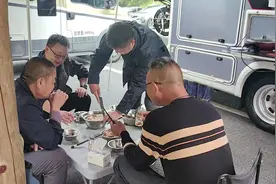 今夜凌晨一两点钟，神农架林区警方