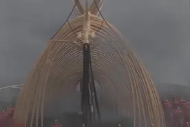 不知你是否好奇，始祖巨人到底多高多长呢？今天我们就来对比下！视频封面