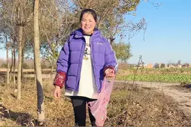 媳妇今天做的这个野葱饼没想到这么好吃、我也是有口福了，忙忙碌碌的一天又过去了、这样的农村生活得劲。#记录我的农村生活 #记录平凡生活视频封面