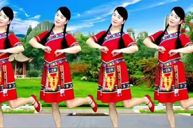 《火恋》民族风格舞蹈背面演示来了，完整版在糖豆凤儿广场舞空间搜索。#抖in全民健康计划#糖豆名师团 #民族舞 #简单好看又好学 #舞姿优美人更美