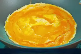 70岁老厨师教我的西红柿炒鸡蛋新做法，你别说味道还真的不一般