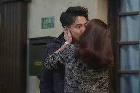 董事长与女秘书那些事。一口气看完，欢迎评论关注，后期更精彩！视频封面