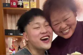 虽然离开广州没有烧鹅了，但是现在可以随时随地吃到妈妈做的饭#谁懂这一口的好吃程度 #家的味道真好