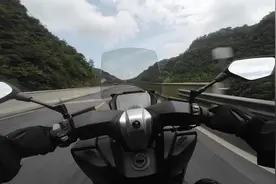 无极sr250gt pro版本过减速带，后轮右摆现象依然存在视频封面