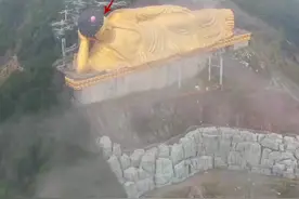 这是亚洲最大的金身卧佛！耗资3000万，历时三年打造！你觉得值得吗？#旅行推荐官 #佛教圣地 #金身卧佛 #内容启发搜索视频封面