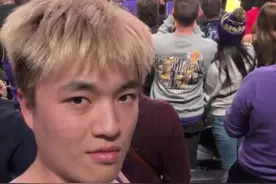 如果在nba看比赛，带你好兄弟看一次詹姆斯#詹姆斯视频封面