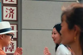 你们最接受不了男人穿什么衣服？街头采访看看大家怎么说？#街头采访 #穿搭 #穿搭技巧 #穿搭避雷