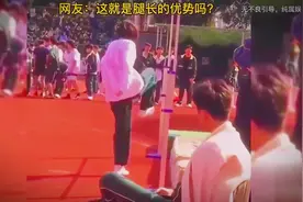盘点那些校园里的社死瞬间,你们上学坐在最后排的同学，都在干嘛视频封面