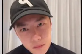 好喜欢一博的歪嘴笑，他每笑一次我就跟着笑～哈哈哈，从粉他开始视频封面