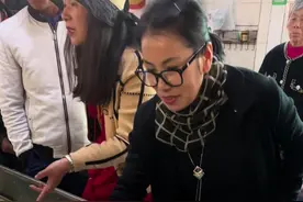 渔民一天的真实生活就是这样现捉鲜卖，只有鱼鲜价就好 #农村美食记录生活 #祝大家年年有鱼 #新农人计划2025#冬捕视频封面