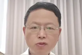 激素恐惧终于有了新的选择 肾上腺皮质激素简称激素，是很多疾病如慢性肾病、风湿性疾病、血液病的常用药物，长期使用可能引起很多不良反应如消化道溃疡、高血压、糖尿病、股骨头坏死，很多人谈激素色变。今天给大家介绍一下促肾上腺皮质激素，具有激素的作用，但没有明显严重的激素不良反应。#激素 #促肾上腺皮质激素 #不良反应 #硬核健康科普行动