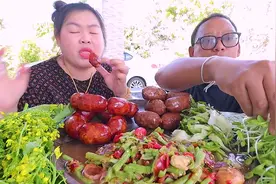 普通泰国人的午餐！泰式小肉肠加绿化带#泰国主播吃美食视频