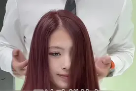 2分钟轻松学会黑油改粉棕色染发教程 #改黑油 #粉棕色 #染发教程 #格林色彩 @邹文博格林几何~裁剪课程 @格林色彩Kathy视频封面