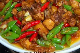 青椒炒鸡第一步焯水就是大错……视频封面