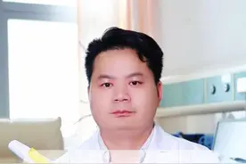 外伤导致#膝关节 肿胀多久能恢复？听听#运动医学 医生如何说？视频封面