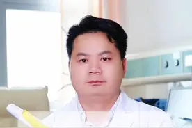 外伤导致#膝关节 肿胀多久能恢复？听听#运动医学 医生如何说？视频封面