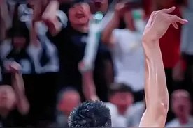 巅峰易建联碾压式一战，用扣篮打服日本，用投篮射爆菲律宾！ #易建联 #广东宏远 #中国男篮 #易建联集锦 #热门小助手