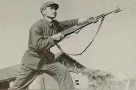 原坦克十一师装甲步兵团三营九连战友青春的身影！视频封面