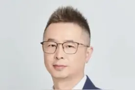 美国国债遭遇大量抛售，到底是谁在疯狂减持美债 美国国债遭遇大量抛售 到底是谁在疯狂减持美债#掘金计划2025 #金融 #美国 #股票 #财经