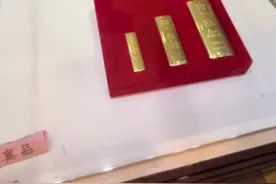 银行小克重金条集体无现货 部分网点690元/克且50克起卖 经理：每天都有客户来问｜一探视频封面