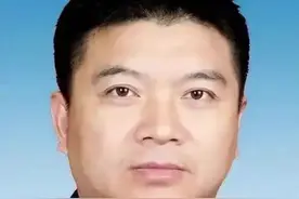 疑涉嫌饭局后性侵一32岁女子，52岁湖南机场集团董事长被刑拘，曾任长沙副市长 毕业于湖南农大兽医专业视频封面