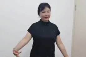 上个作品教大家几个花旦动作很受欢迎，今个在学几个动作希望你们喜欢。