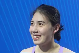 #成都大运会 张雨霏3天夺4金！赛场的“女王”  赛场外却是“小可爱”？