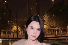 陌生姐姐被尾随向我求助 #街头搭讪 #美女 #反差 #完美身材视频封面