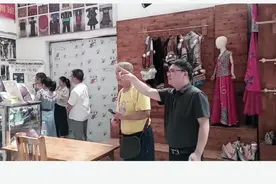 今天来自广州理工学院的教师团队由县文联石副主席带队视频封面