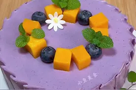 蓝莓慕斯蛋糕 家里人过生日，做一个这样的蓝莓慕斯，香甜丝滑，入口即化，做法非常简单！#甜品治愈一切 #蓝莓慕斯
