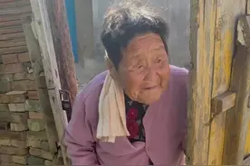 想着陪姥姥住一冬天，这个事还需要和舅舅们商量一下，你们怎么看呢#记录真实生活 #日常唠嗑视频封面