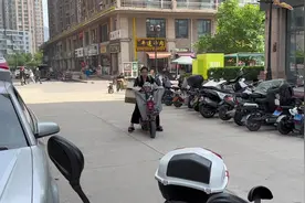 丈母娘这看娃娃绝对有一套！你们家的丈母娘这的看孩子么😂