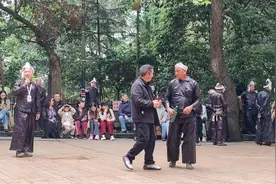 心心念念的岜沙苗寨镰刀剃头，今天终于亲自体验了一下