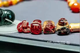 南北朝·琥珀玛瑙水晶串珠 摄于：贵州省博物馆