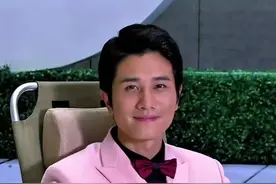 婚礼当天瘫痪10年的新郎奇迹般从轮椅上站了起来惊呆宾客和新娘，网友：这就是爱情的力量！#感动瞬间 #瞬间戳中泪点视频封面