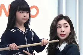 女孩子气质都不重要，那什么重要？气质是人的第一名片，从小内外兼修的娃，长大后一定不会差！@长沙你好超模总部 #少儿模特 #如何改善孩子的形体 #走出气质走出范 #模特走秀形体训练课程 #课堂随拍视频封面