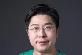 什么是ALK融合突变的非小细胞肺癌患者？ALK基因融合突变患者： 易复发、传统治疗手段疗效差。#胸外科李小强 #基因突变 #医学科普 #肺癌 #硬核健康科普dou来说