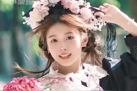 好美啊！国风和毕业季的融合…有种从画卷里走出来的感觉#毕业季#学士服#国风#汉元素视频封面