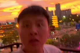 4 号台风丹娜丝要来了，久违的雨要来了 #丹娜丝加强为台风级 #福建省发布风暴潮蓝色预警 #福州发布台风黄色预警