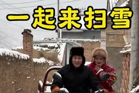 雪落时，家乡宛如被大自然轻覆上一层梦幻滤镜。 “北国风光，千里冰封，万里雪飘”，这磅礴诗句应景而来。每一片雪花，都是冬日的信笺，落在大地，勾勒银白世界。置身其中，感受着雪的纯白与静谧，仿佛诗里的的诗意撞了个满怀。 #幸福乡村有年味儿 #三农记录农村美好生活 #甘肃耀龙 #新农人2025