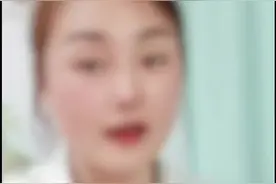 以下是适合抖音传播的标题和话题建议，既保留原句的犀利感又符合平台调性：  🔥标题推荐： 1. "当代爱情图鉴：上头快下头更快" 2. "深情输给暧昧？这届爱情怎么了" 3. "睡出来的感情，醒来的清醒" 4. "当承诺变成喷嚏，爱情还剩什么" 5. "疯·傻·骗：现代爱情三人转" 6. "饥渴年代的爱情快餐，你吃腻了吗？" 7. "床前的誓言vs床后的红眼" 8. "当代爱情悖论：没碰就爱，没爱就够"  💡话题标签： #深夜情感语录 #扎心现实 #现代爱情观  #情感清醒剂 #两性心理学
