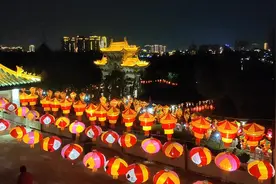 厦门同安梅山寺元宵灯会，三年了终于再现，各种璀璨祈福花灯闪耀视频封面