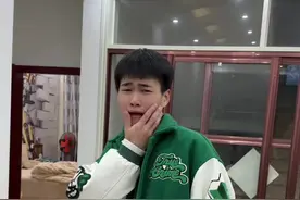 让我跳舞还揍我呜呜呜……@千雅.