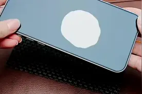 #手机贴膜 有气泡怎么办？今天教大家如何搞定贴膜会遇到的问题