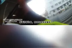 @济南交警 查不戴头盔 居然引出盗窃案#文明守法平安回家 #一盔一带