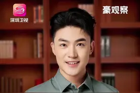 当城市管理遇上“颜色禁令”，我们究竟需要怎样的市容？ 最近，河北廊坊燕郊的商户突然被要求更换红、蓝、黑三种颜色的招牌，理由是“城市规划要求”。连蜜雪冰城的红色都变灰了。这事儿背后，却藏着不少值得深思的问题。豪观察：对招牌的颜色禁令不能说来就来，城市管理请少一些“想当然”，多一些有法可依。#燕郊商户被强制要求换招牌颜色 视频封面