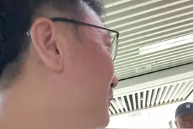 我和我爸到公证处公证一下我们是父子关系视频封面