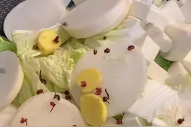 简单的食材被道家称为“上清四秘”当晚餐吃到饱#食养 #养生 #阴阳白菜汤视频封面